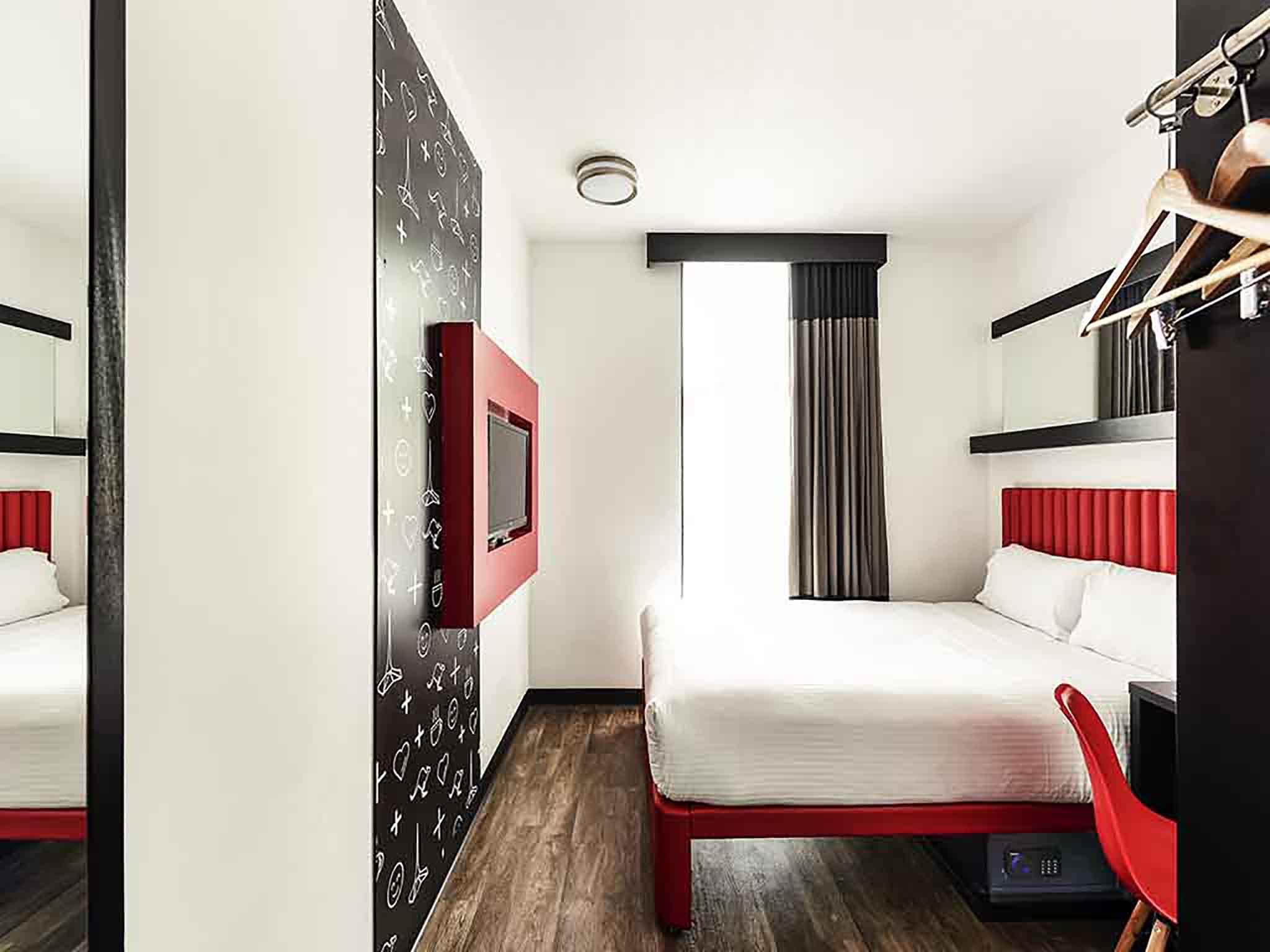 Essence Hotel Carlton Melbourne Exterior photo