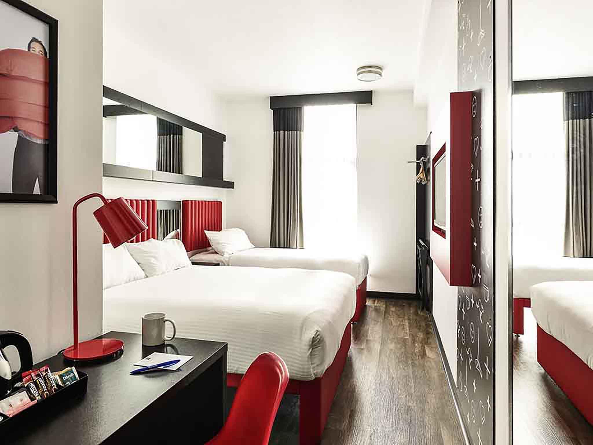 Essence Hotel Carlton Melbourne Exterior photo
