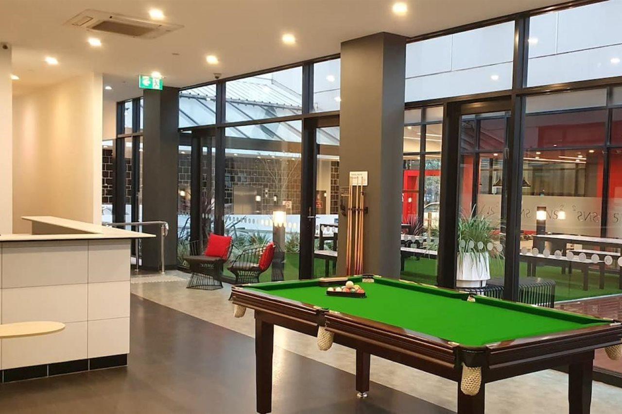 Essence Hotel Carlton Melbourne Exterior photo