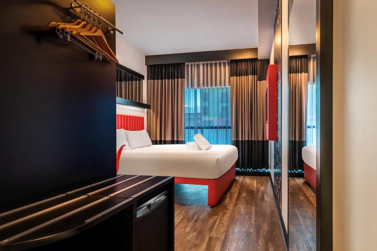 Essence Hotel Carlton Melbourne Exterior photo
