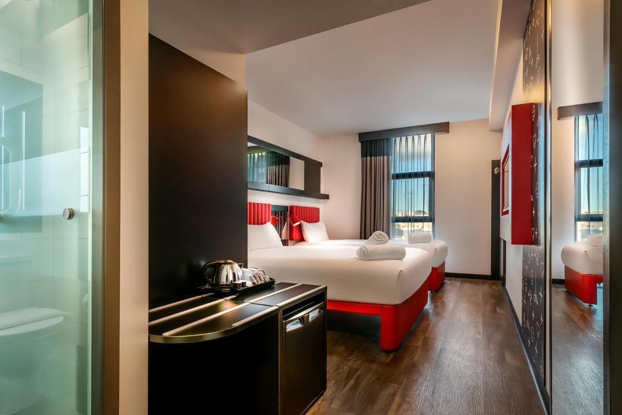 Essence Hotel Carlton Melbourne Exterior photo